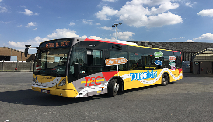 01_bus_tec_lettrage_tournai_graphiccenter_peruwelz